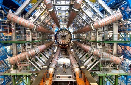 CERN: Süper Hızlı İnternet Altyapı Merkezi