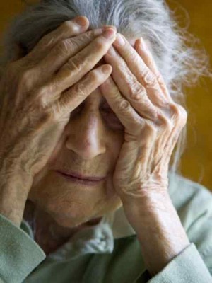 Alzheimer Nedir? Oluşma Nedeni ve Belirtileri Nelerdir?