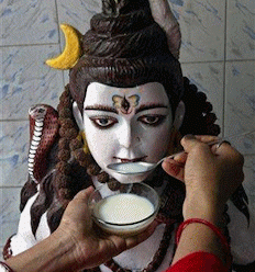 Ganesha: Hint Süt Mucizesinin Sırrı