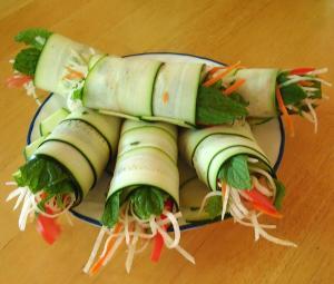 3851_raw-spring-rolls