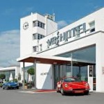 Otomobil Aşıklarına Özel Otel: Auto Hotel V8 - Stuttgart/Almanya