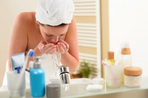 5034_womanwashingface-850x566