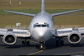 7372