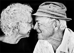 5861_oldcouple