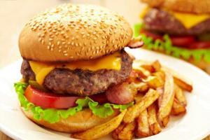 6160_burger-with-fries