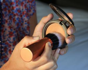 6455_real-techniques-bronzer-3