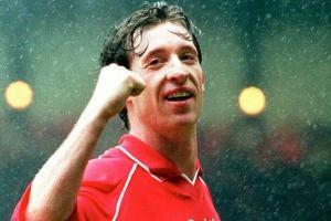 robbie-fowler-celebrates-another-goal-for-liverpool-fc-284797223