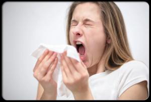 6856_10_tips_prevent_cold_s1_sneezing_women