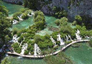 7766_lake-plitvice-iceland