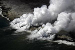 8392_450-139693259-kilauea-lava-flow