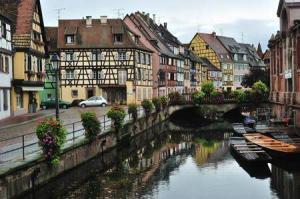 8400_450-186203376-colmar-town
