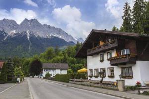 8400_450-508378541-germany-mountain