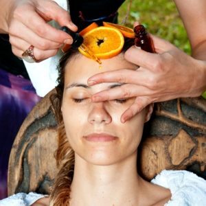 8512_300-17357810-woman-having-oil-facial-treatment