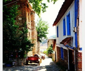 Tarihin Sokaklarında Donduğu Kasaba; Tirilye
