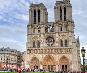 Paris'in Simgesi; "Notre Dame Katedrali"