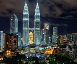 Malezya'nın Simgesi; "Petronas Kuleleri"