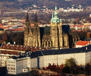 Dünyanın En Büyük Antik Kalesi: "Prag Kalesi"