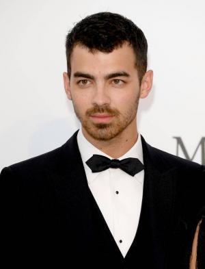 Joe Jonas Kimdir?