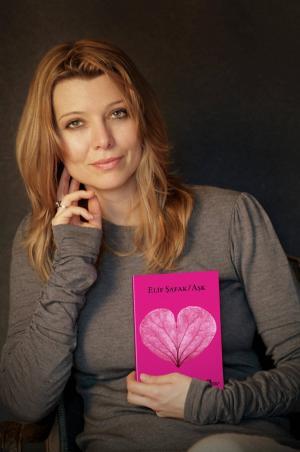 Elif Şafak Kimdir?