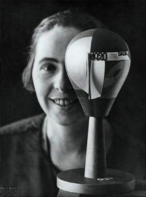 Sophie Taeuber Arp Hayatı ve Eserleri