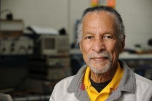 James West Kimdir ?