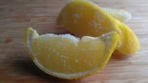 Dondurulmuş Limon Kansere İyi Gelir mi ? Vücuda Faydaları Nelerdir