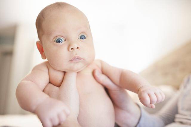 Bebeklerde Moro Refleksi (Sıçrama) Nedir?