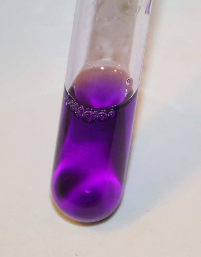 Kristal Violet (Gentian Violet) Nedir, Fonksiyonu ve Riskleri Nelerdir?