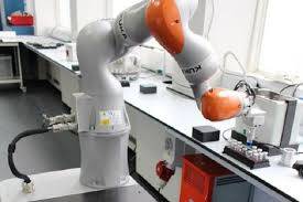 Laboratuvar Ortamında Robotiğin Faydaları