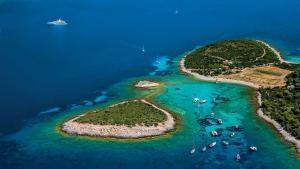 Vis Adası Nasıl Bir Yerdir?
