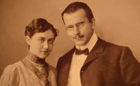 Carl Jung ve Analitik Psikoloji: Arketipler, Bilinçdışı ve Bireyleşme